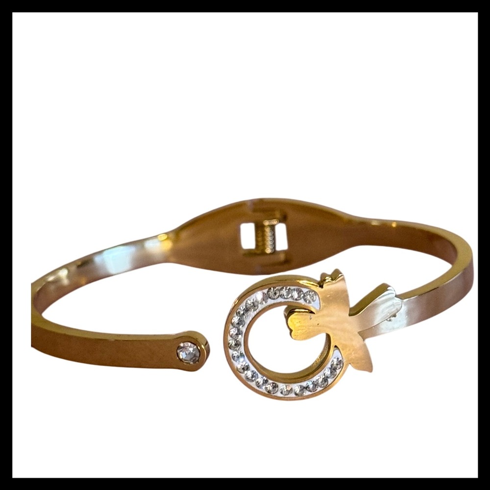 NWOT Gold Tone G Link Crystal Bangle Bracelet Designer Style Fashion Jewelry